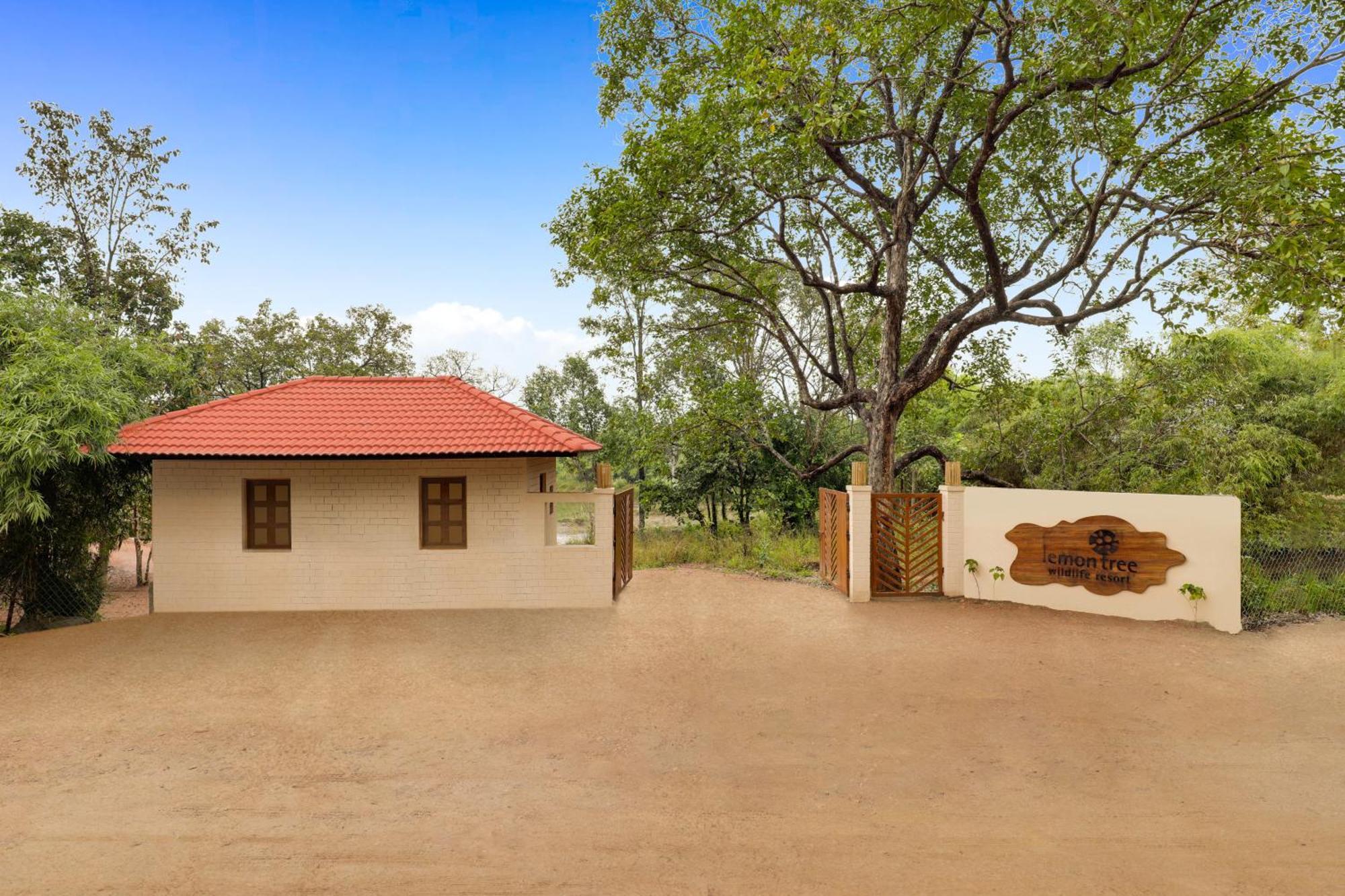 Lemon Tree Wildlife Resort, Kanha Bagian luar foto